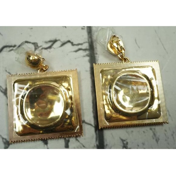 NEW in Box Moschino x H&M Gold-plated Clip Earrings - Picture 4 of 4
